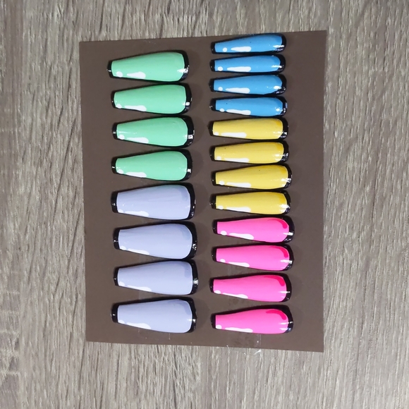 Cartoon Press On Nails - Picture 1 of 3